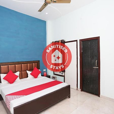 Oyo 29517 Hotel Barsana Palace Chhata Экстерьер фото