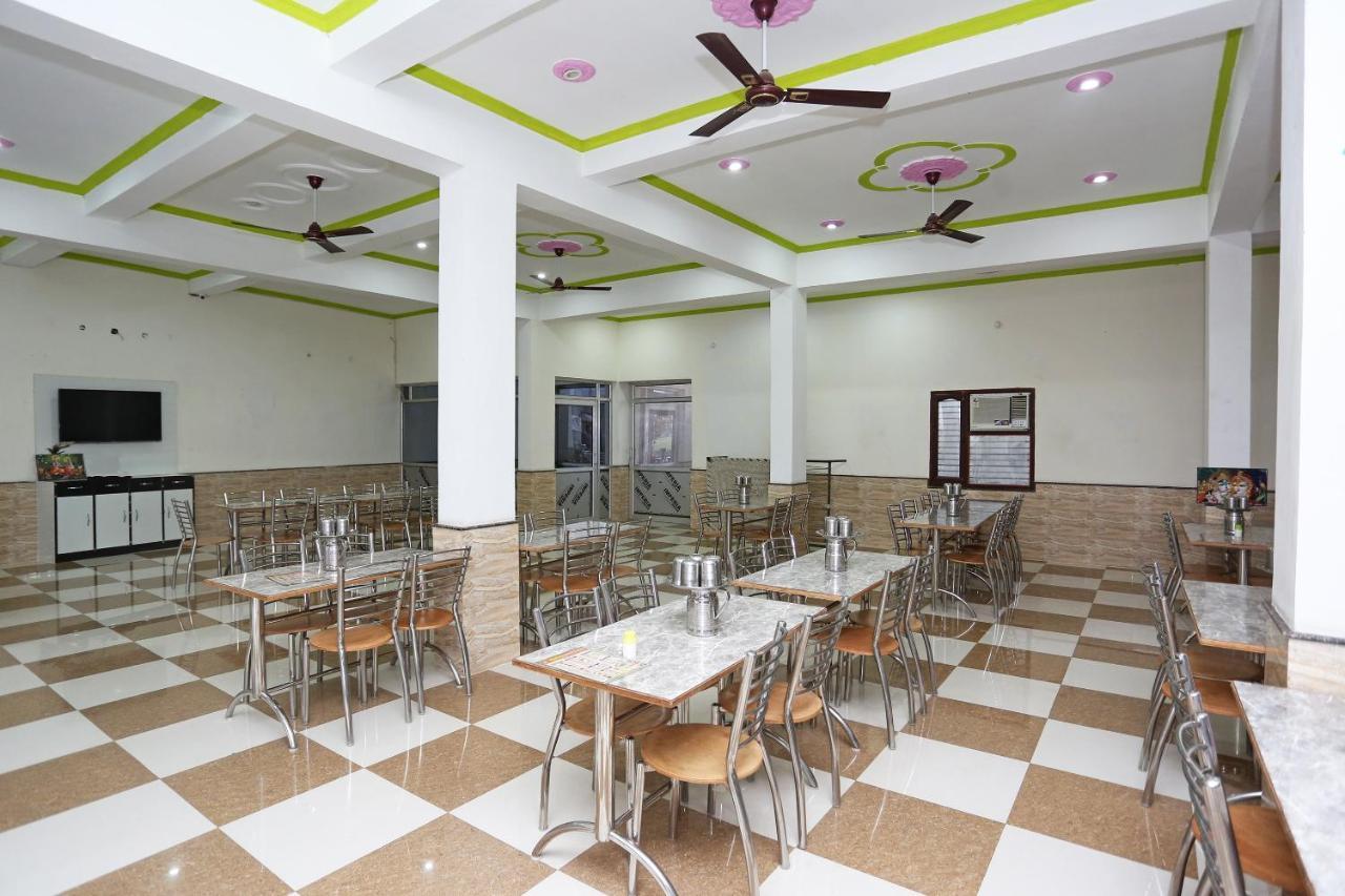 Oyo 29517 Hotel Barsana Palace Chhata Экстерьер фото