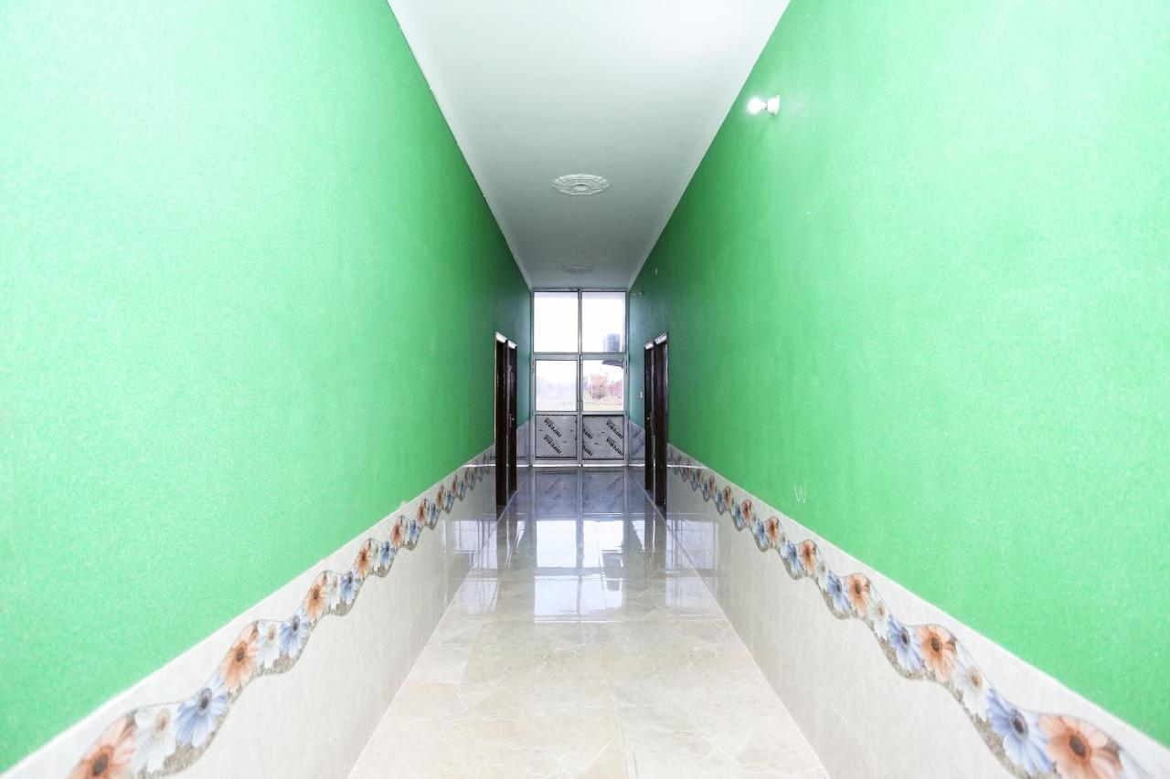 Oyo 29517 Hotel Barsana Palace Chhata Экстерьер фото