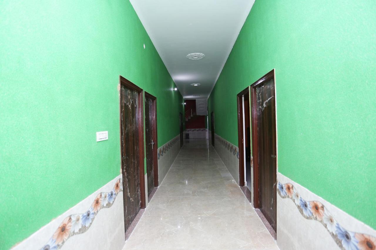 Oyo 29517 Hotel Barsana Palace Chhata Экстерьер фото